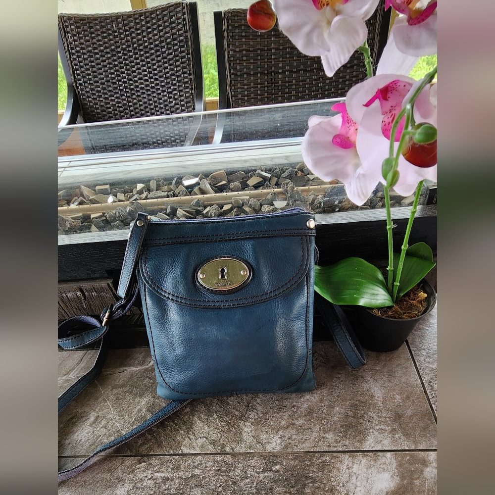 Fossil small crossbody leather bag